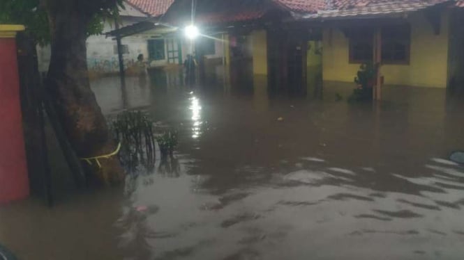 Banjir di Kampung Utan, Kelurahan Pondok Jaya, Kecamatan Cipayung, Kota Depok.