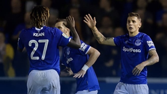 Pemain Everton merayakan gol ke gawang Lincoln di Piala Liga Inggris