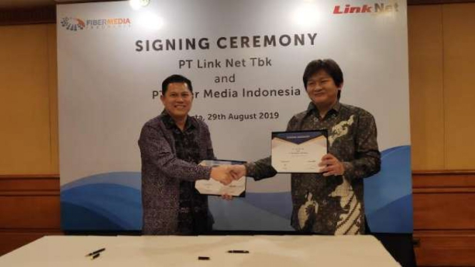 PT Link Net Tbk menandatangani kerja sama dengan PT Fiber Media Indonesia