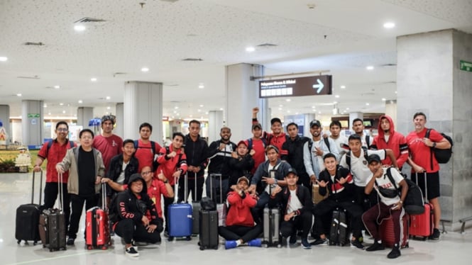 Pemain dan pelatih Bali United