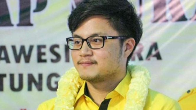 Politikus muda Golkar Adrian Jopie Paruntu yang lolos ke DPR