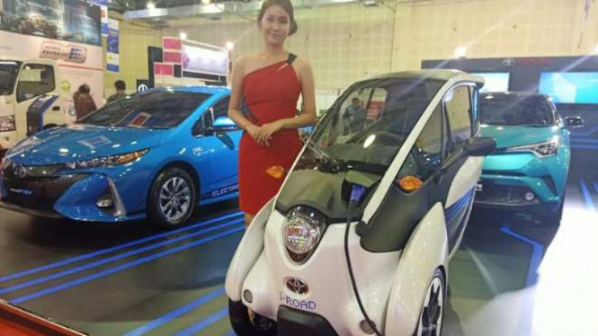 Mobil mungil Toyota dalam Indonesia Electric Motor Show 2019