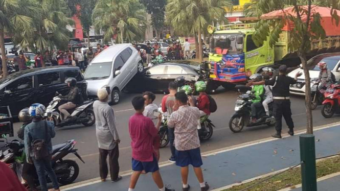 Kecelakaan di Bintaro Boulevard