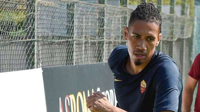 Pemain belakang AS Roma, Chris Smalling