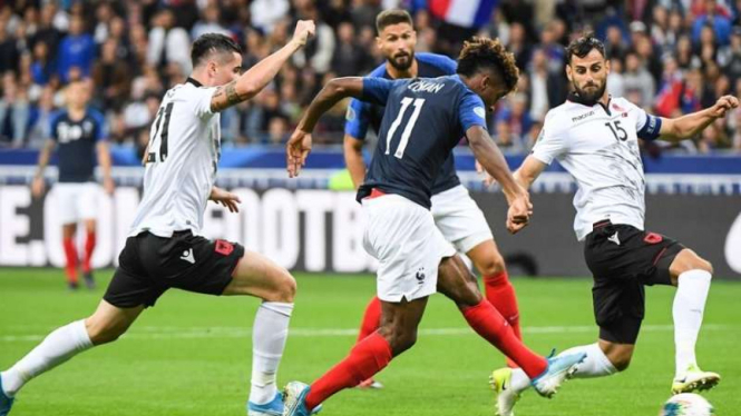 Winger Timnas Prancis, Kingsley Coman, mencetak gol ke gawang Albania