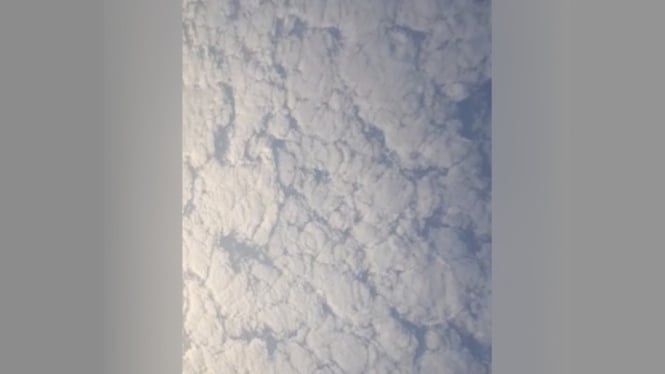 Awan stratocumulus di Jakarta Timur