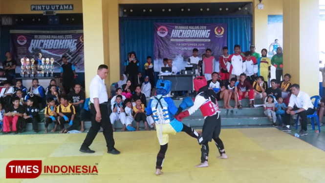 Jalannya pertandingan Kejurkab Malang Kick Boxing yang berlangsung seru. (FOTO: Binar Gumilang/TIMES Indonesia)