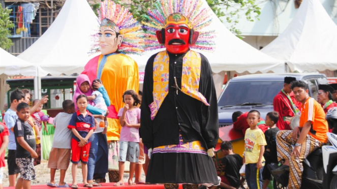 Ilustrasi kesenian Jakarta, Ondel-ondel Betawi.