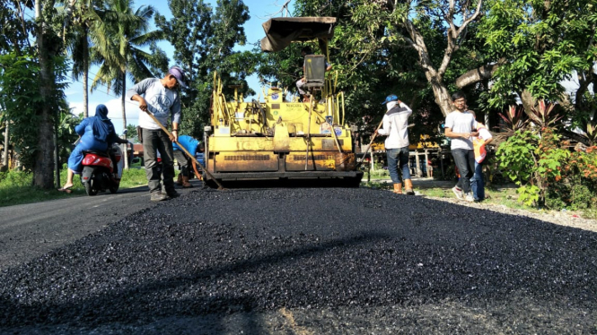 Aspal Plastik hasil penelitian Balitbang Kementerian PUPR di Bulukumba, Sulsel.