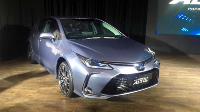 All New Toyota Corolla Altis Hybrid