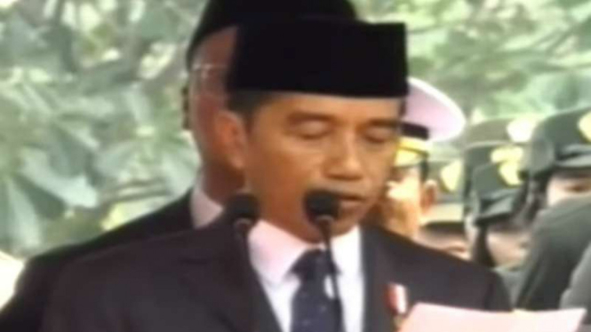 Presiden Joko Widodo memimpin langsung upacara pemakaman jenazah mantan presiden Bacharuddin Jusuf Habibie di Taman Makam Pahlawan (TMP) Kalibata, Jakarta, pada Kamis, 12 September 2019.