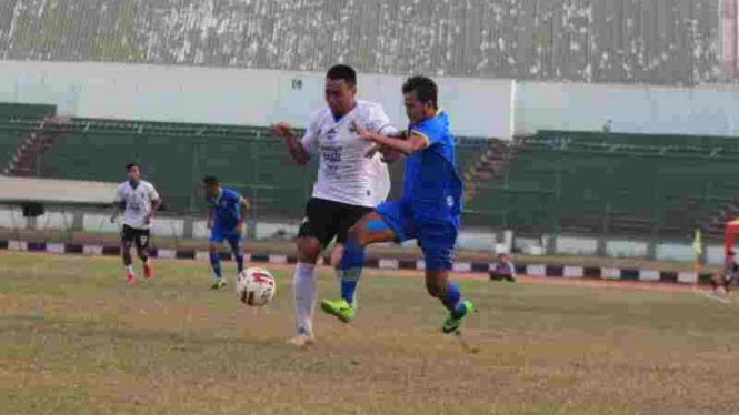 Pertandingan Bandung United vs Babel United.