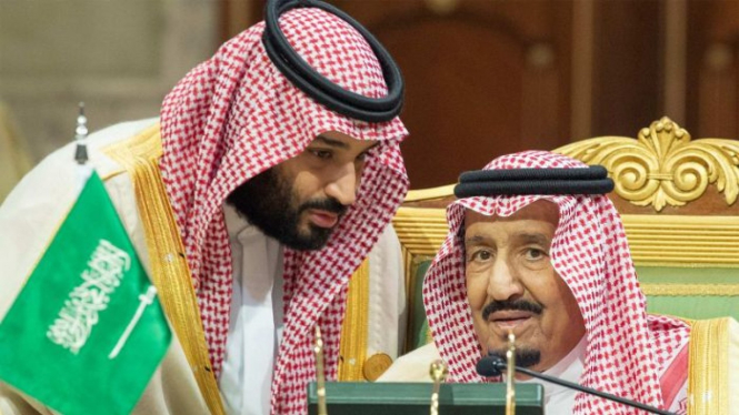 Putri Hessa adalah saudara tiri Putra Mahkota Kerajaan Saudi Mohammed bin Salman (kiri).
