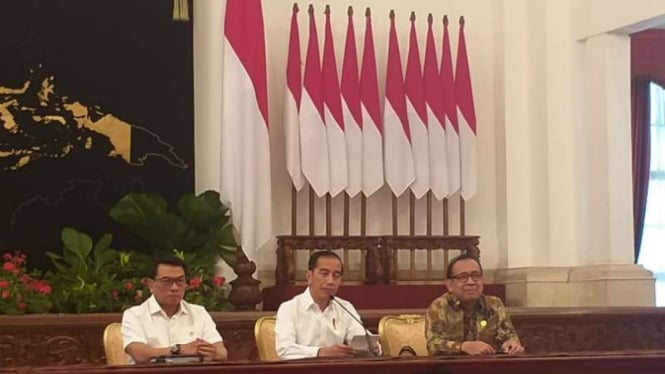 Presiden Joko Widodo memberi keterangan pers terkait polemik RUU KPK.