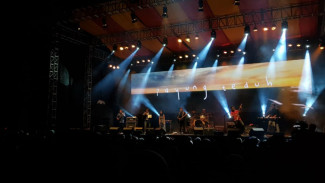 Payung Teduh Bikin Baper Suasana Balkonjazz Festival Magelang