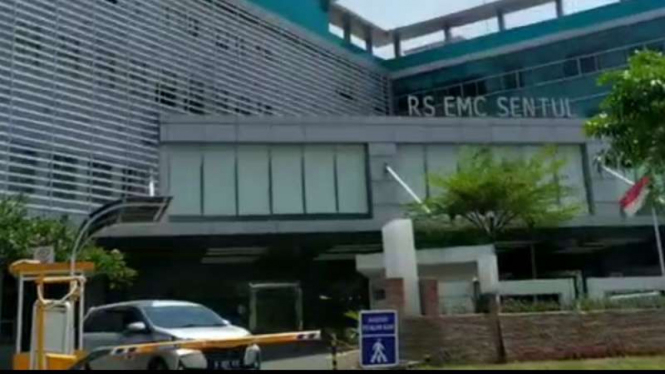 Rumah Sakit EMC Sentul, tempat korban kecelakaan menjalani perawatan.