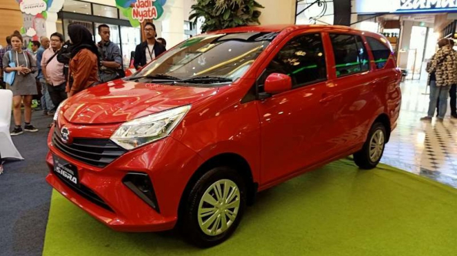 PT Astra Daihatsu Motor masih menawarkan mobil Sigra bermesin 1.000cc
