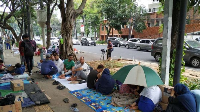 Para pencari suaka di trotoar Kebon Sirih, Jakarta, Selasa, 17 September 2019.