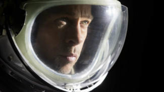Ad Astra, Perjalanan Brad Pitt Mencari Ayah Hingga Luar Angkasa