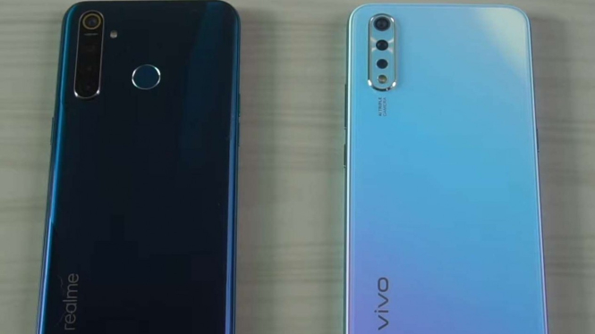 realme 5 Pro dan Vivo S1