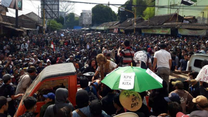 Aksi #GejayanMemanggil di Yogyakarta.