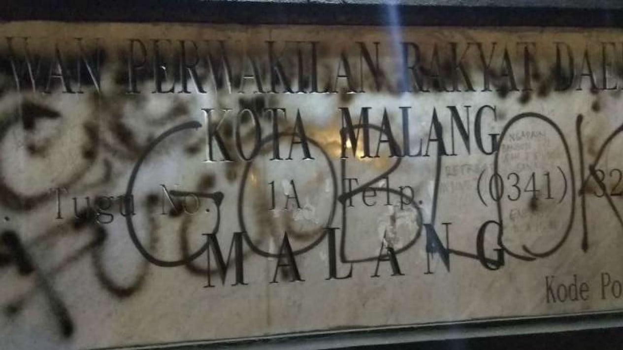 Foto Demonstrasi Mahasiswa Di Malang Diwarnai Aksi Vandalistis