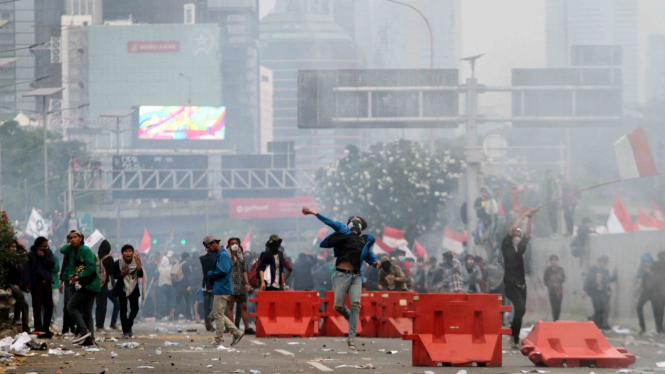 Aksi Demonstrasi Tolak RKUHP dan UU KPK di DPR