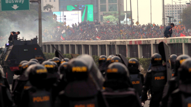 Aksi Demonstrasi Tolak RKUHP dan UU KPK di DPR