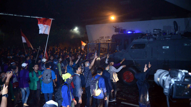 Aksi Demonstrasi Tolak RKUHP dan UU KPK di DPR
