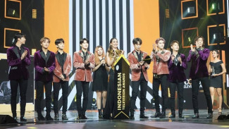 Usai Tampil di RCTI, Taeyong NCT 127 Pulang ke Korea Pakai Sarung