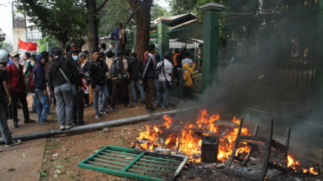 Demo Rusuh SMK di Gedung DPR 