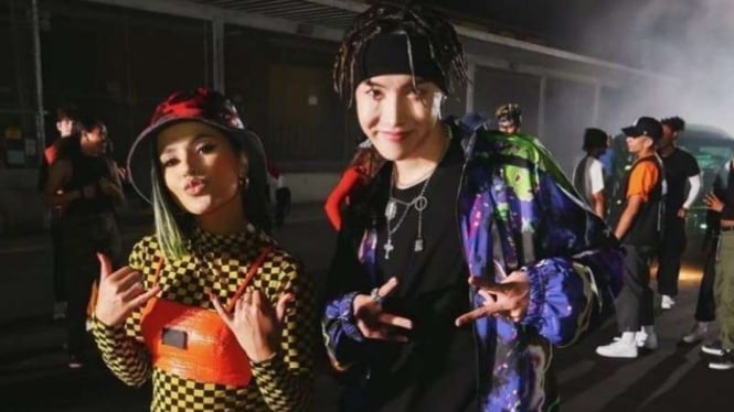 Becky G dan J Hope