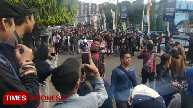 Massa mahasiswa menggelar aksi demonstrasi di Yogyakarta beberapa waktu lalu. (FOTO: Dok. TIMES Indonesia)