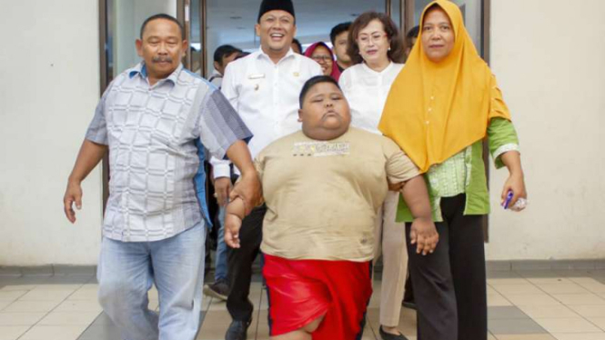 Satia Putra (7 tahun) penyandang obesitas dengan berat badan mencapai 101 kg