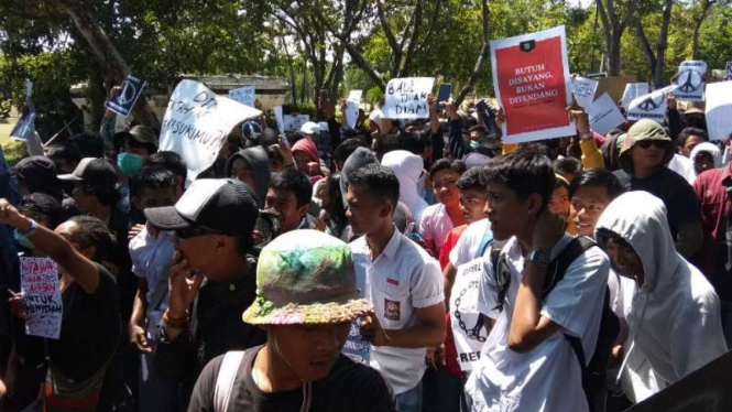 Massa Putih Abu-abu Ikut Demo di Bali, Minta Ketua KPK Terpilih Dianulir