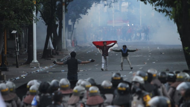 Demo pelajar yang berujung rusuh.