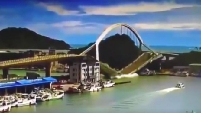 Jembatan di Kota Nanfang'ao, Yilan, Taiwan ambruk