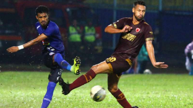 Laga PSM Makassar vs Arema FC.