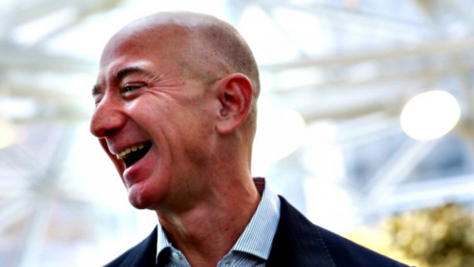 Makin Tajir Aja Bos! Kekayaan Jeff Bezos Sentuh Angka Rp1.600 Triliun. (FOTO: Reuters/Lindsey Wasson)