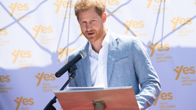 Takut Meghan Bernasib Kayak Ibunya, Pangeran Harry Lakukan Hal 'Tabu'
