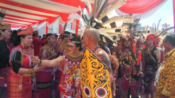  Arti  Tato  bagi Suku Dayak  Kalimantan