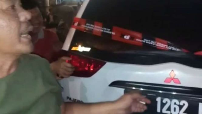 Mobil Bupati Lampung Utara,  Agung Ilmu Mangku Negara, disegel KPK