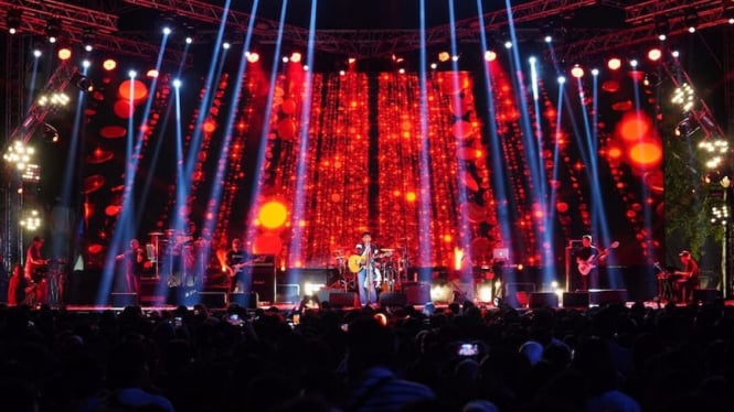 Penampilan Glenn Fredly di Synchronize 2019, Jumat (4/10).