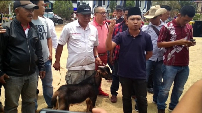 Warga syukuran potong kambing Bupati Lampung Utara ditangkap KPK