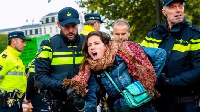 Lebih dari 100 orang ditangkap di Amsterdam.-(AFP)