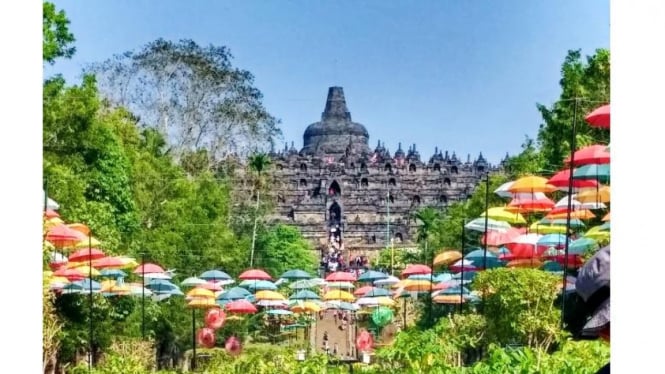 Candi Borobudur di Kabupaten Magelang Jawa Tengah sebagai salah satu cagar budaya yang paling banyak dikunjungi wisatawan