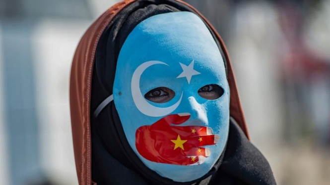 Kelompok hak asasi manusia mengatakan hampir satu juta warga Uighur dan kelompok Muslim lainnya ditahan di pusat-pusat detensi di Xinjiang. - AFP/Getty