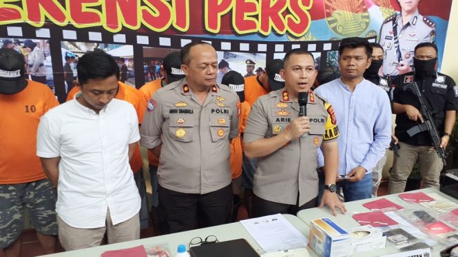Pengungkapan kasus pemalsuan e-KTP dan SIM di Tangerang