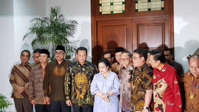 Pimpinan MPR RI menemui Megawati Soekarnoputri di kediamannya di Teuku Umar