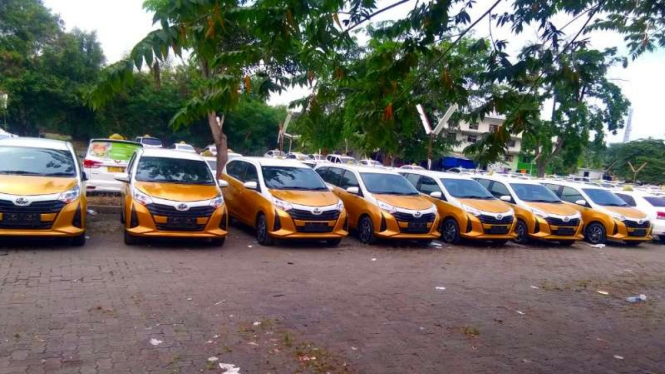 Toyota Calya jadi Taksi Express